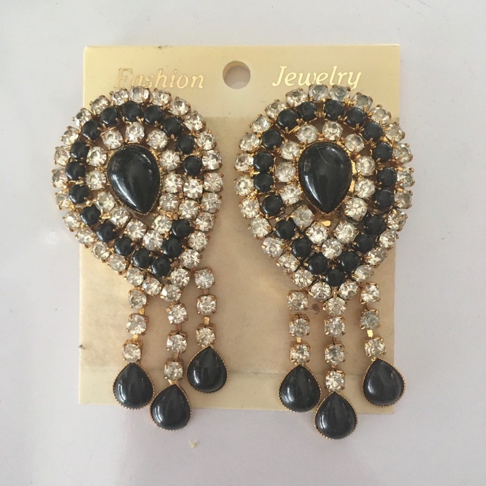 Chic clip on earrings